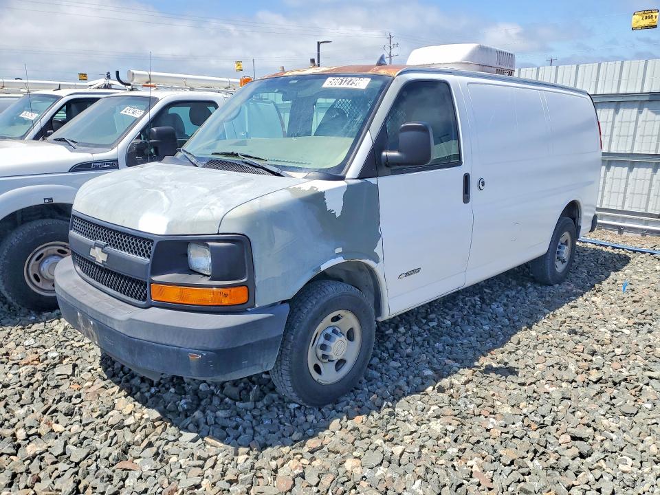 2006 Chevrolet Express 2500 VIN 1GCGG25V261232354 COPART salvage auction — MINOR DENT/SCRATCHES, CA - DIS/DLR/EXP ONLY CLEAN TITLE, sold $1,600 on 2026-07-09 (photo 1)
