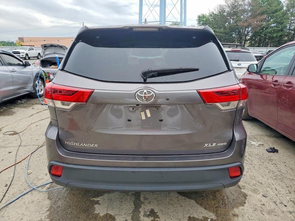 2017 Toyota VIN 5TDJZRFH2HS456991 COPART salvage auction — FRONT END, Nj - Cert Of Title-Salvage, sold $9,400 on 2026-07-22 (photo 6)