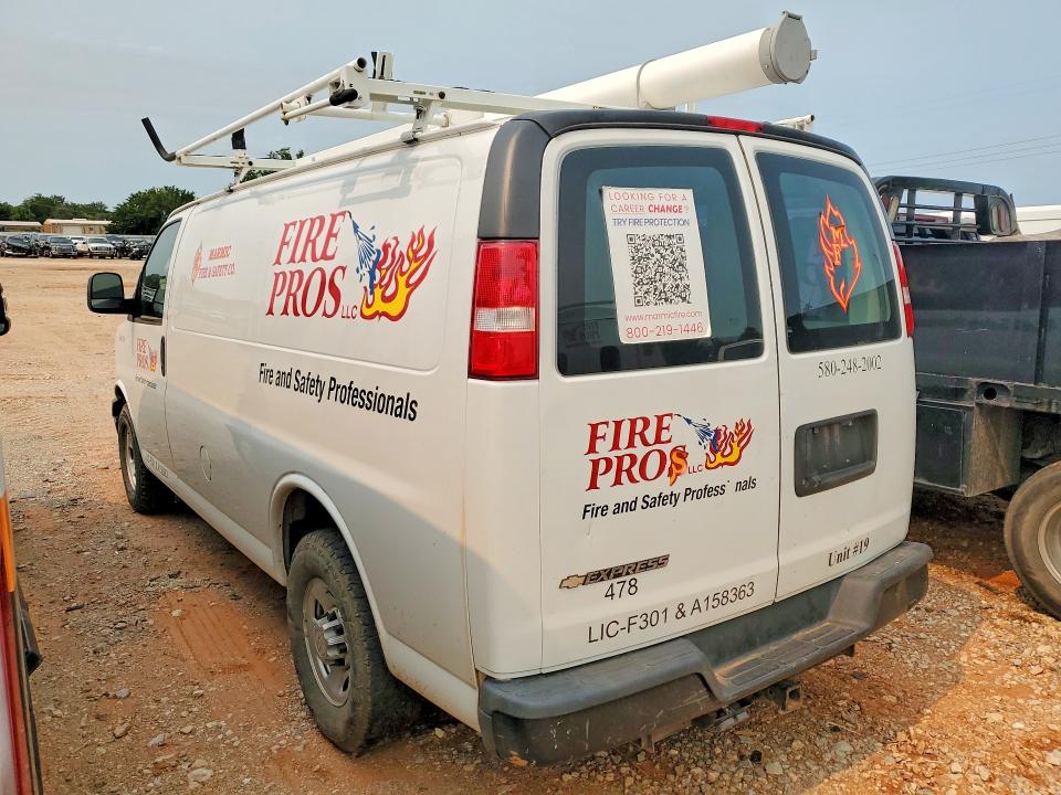 2019 Chevrolet Express VIN 1GCWGAFG8K1370786 COPART salvage auction — MINOR DENT/SCRATCHES, Ok - Certificate Of Title, sold $2,450 on 2026-07-09 (photo 2)