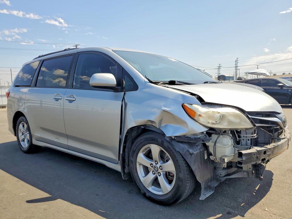 2019 Toyota Sienna VIN 5TDKZ3DC7KS998961 COPART salvage auction — FRONT END, Ca - Salvage Certificate, sold $5,500 on 2026-07-27 (photo 4)