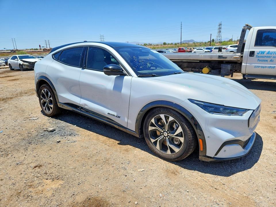 2022 Ford Mustang mach-e VIN 3FMTK3R73NMA16086 COPART salvage auction — SIDE, Az - Cert Of Title - Salvage, sold $8,600 on 2026-07-31 (photo 4)
