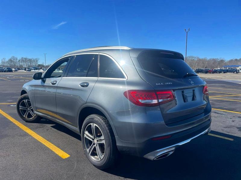2017 Mercedes-benz Glc VIN WDC0G4KB8HF128331 COPART salvage auction — MINOR DENT/SCRATCHES, Ma - Certificate Of Title (P), sold $9,200 on 2026-07-02 (photo 3)