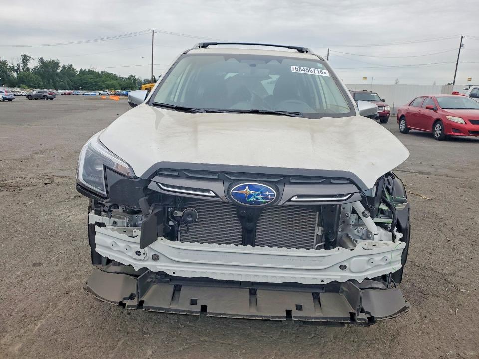 2023 Subaru Forester VIN JF2SKARC4PH424915 COPART salvage auction — SIDE, Or - Salvage Title Certificate, sold $425 on 2026-07-29 (photo 5)