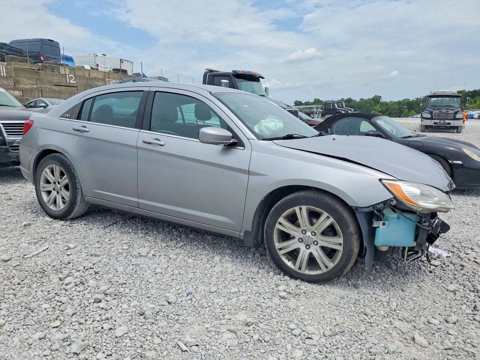 2013 Chrysler 200 VIN 1C3CCBAB1DN705483 COPART salvage auction — FRONT END, Ky - Cert Of Title-Salvage, sold $100 on 2026-07-10 (photo 4)