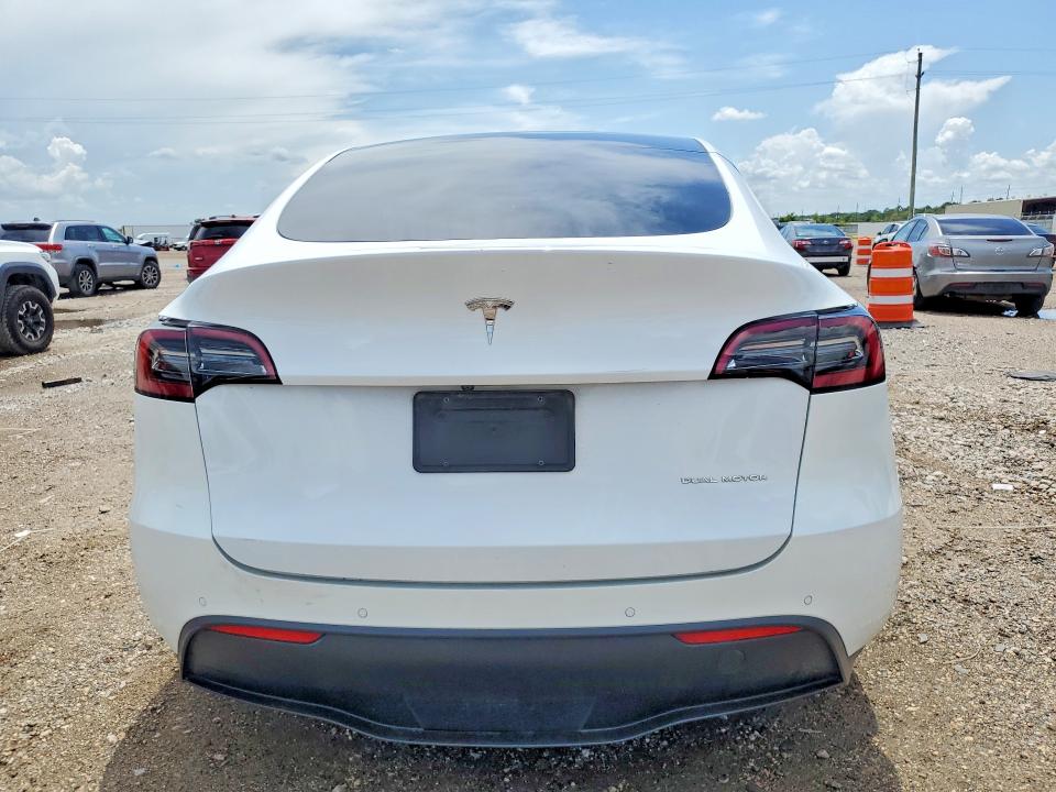 2022 Tesla VIN 7SAYGDEE9NF436190 COPART salvage auction — SIDE, Tx - Salvage Vehicle Title, sold $8,900 on 2026-07-27 (photo 6)