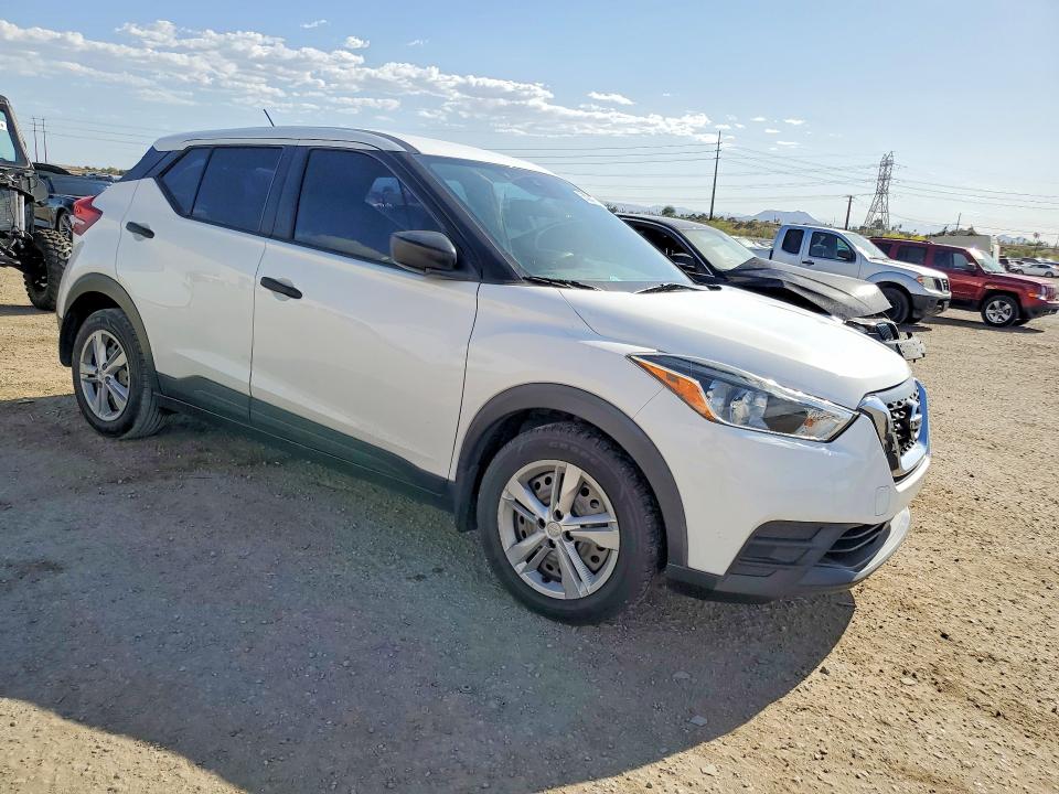 2020 Nissan Kicks VIN 3N1CP5BV6LL515982 COPART salvage auction — SIDE, Az - Cert Of Title - Salvage, sold $4,100 on 2026-07-10 (photo 4)