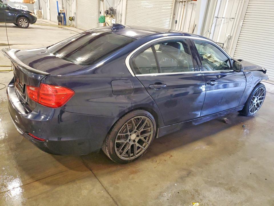 2013 BMW 3er VIN WBA3B5C59DF599010 COPART salvage auction — FRONT END, Mn - Cert Of Title-Prior Salvage, sold $225 on 2026-07-28 (photo 3)