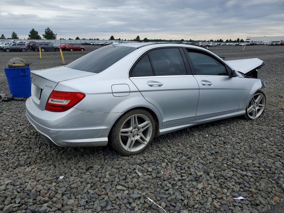2013 Mercedes-benz C-klasse VIN WDDGF8AB1DG081542 COPART salvage auction — FRONT END, Salvage Title, sold $400 on 2026-08-12 (photo 3)