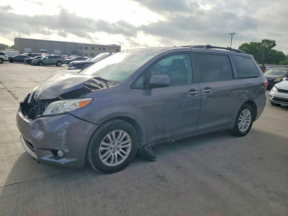 2015 Toyota Sienna VIN 5TDYK3DC8FS677676 COPART salvage auction — FRONT END, TX - SALVAGE VEHICLE TITLE (P), sold $3,950 on 2026-07-09 (photo 1)