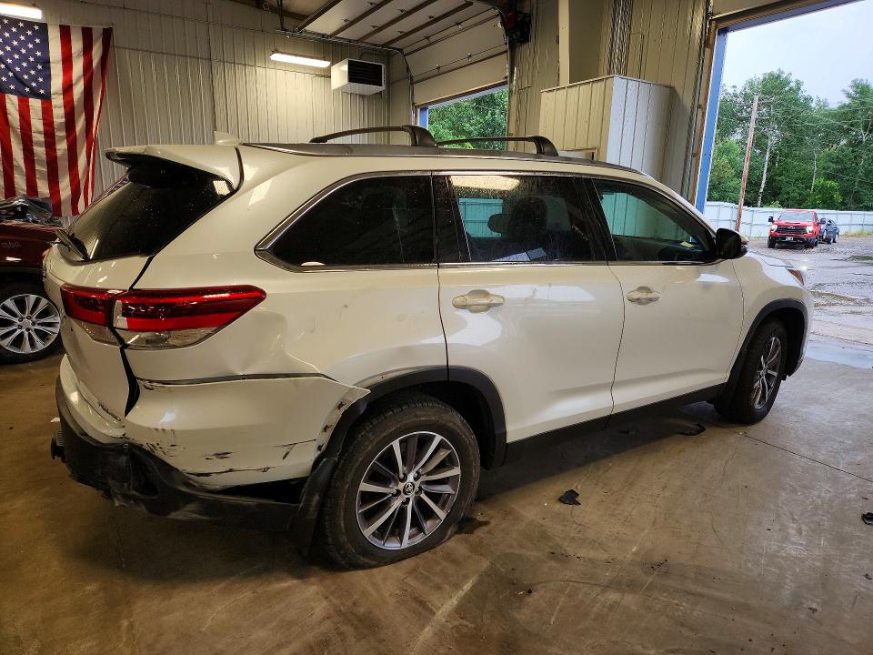 2019 Toyota VIN 5TDJZRFH2KS572263 COPART salvage auction — REAR END, Mn - Cert Of Title-Salvage, sold $300 on 2026-07-21 (photo 3)