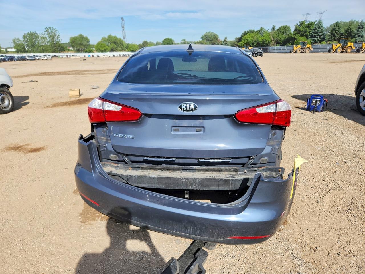 2016 Kia Forte VIN KNAFK4A67G5610583 COPART salvage auction — Rear End, IL - SALVAGE CERTIFICATE, sold $950 on 2026-06-30 (photo 6)