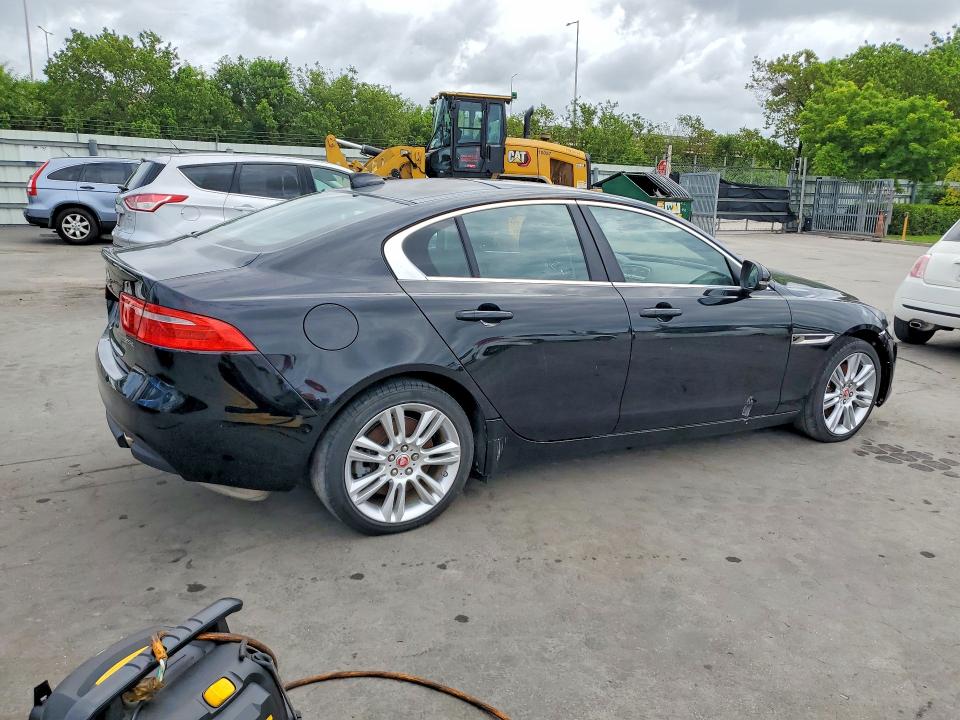 2019 Jaguar Xe VIN SAJAD4FX3KCP46739 COPART salvage auction — WATER/FLOOD, Fl - Cert Of Title-Slvg Rebld Flood, sold $1,000 on 2026-07-29 (photo 3)