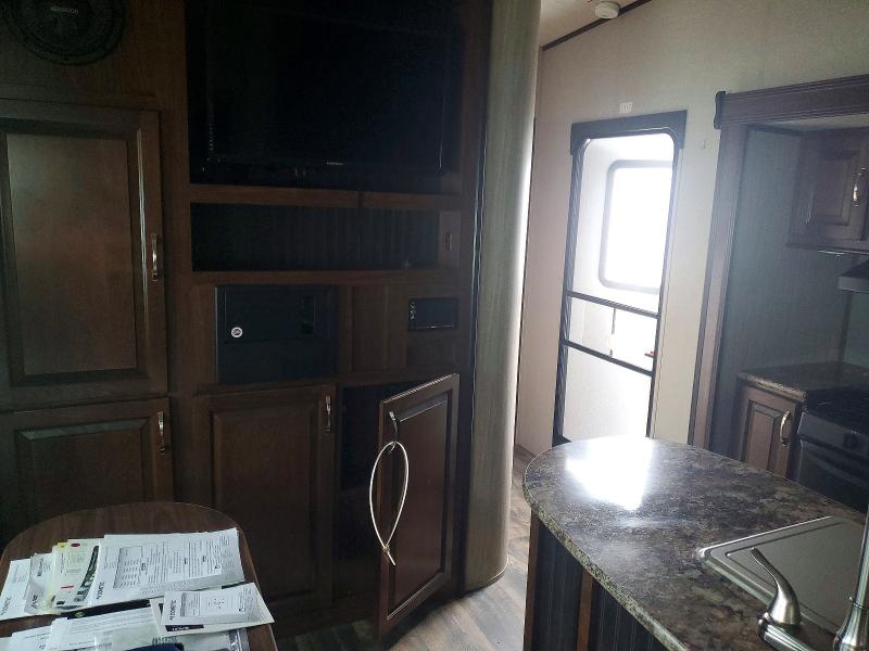 2018 Heartland rv VIN 5SFCB3722JE357293 COPART salvage auction — FRONT END, GA - CERTIFICATE OF TITLE, sold $3,300 on 2026-07-28 (photo 5)