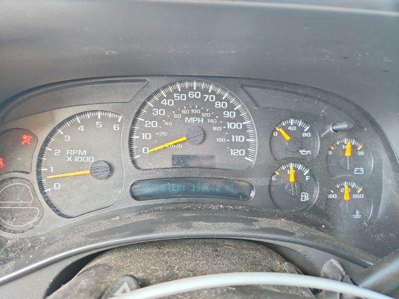 2005 Chevrolet Suburban VIN 3GNFK16Z45G158562 COPART salvage auction — SIDE, MS - CERT OF TITLE-SALVAGED, sold $650 on 2026-07-08 (photo 9)