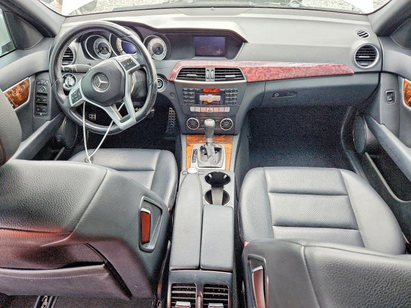 2013 Mercedes-benz C-klasse VIN WDDGF4HB4DR299929 COPART salvage auction — MECHANICAL, FL - CERT OF TITLE SLVG REBUILDABLE, sold $425 on 2026-07-02 (photo 8)