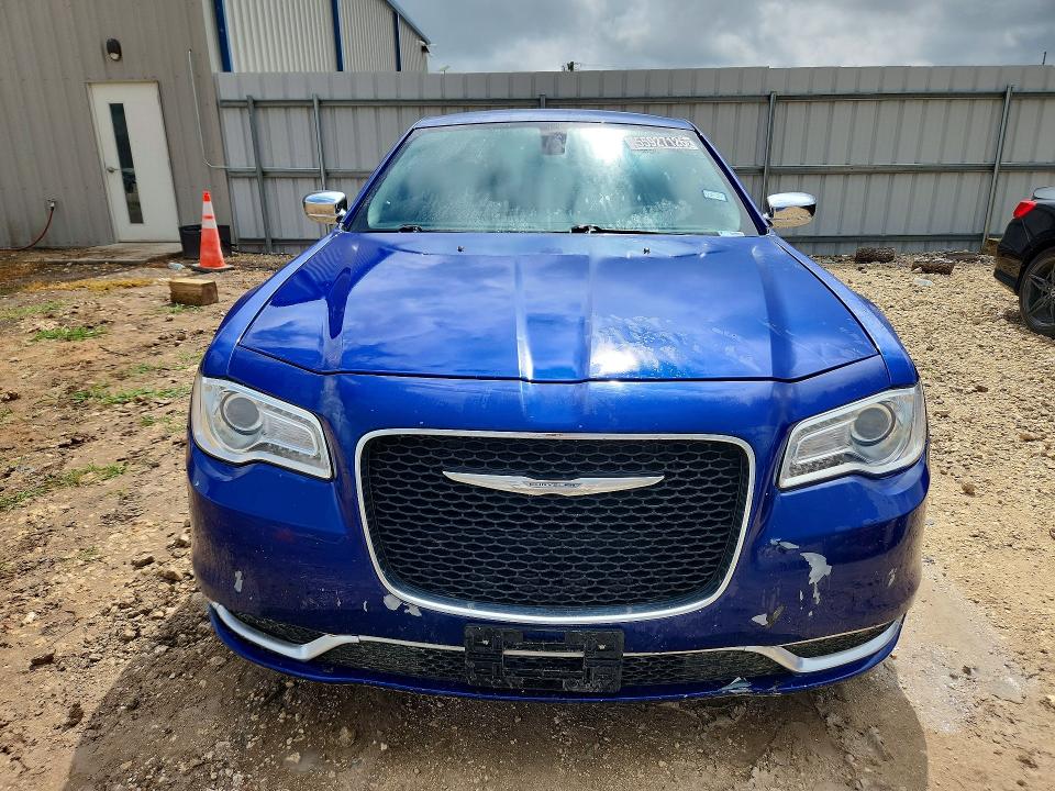 2019 Chrysler 300 VIN 2C3CCAAG8KH617008 COPART salvage auction — NORMAL WEAR, Tx - Certificate Of Title, sold $2,900 on 2026-07-07 (photo 5)