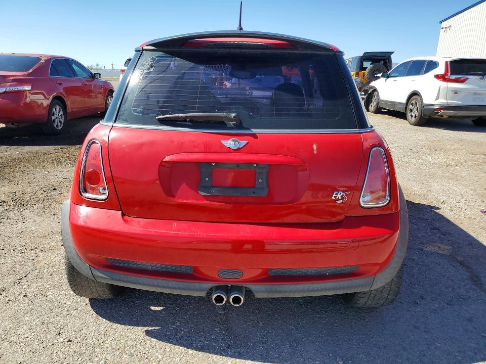 2006 Mini Cooper VIN WMWRE33536TL24825 COPART salvage auction — FRONT END, AZ - CERT OF TITLE-RESTORED SALVAGE, sold $550 on 2026-09-18 (photo 6)