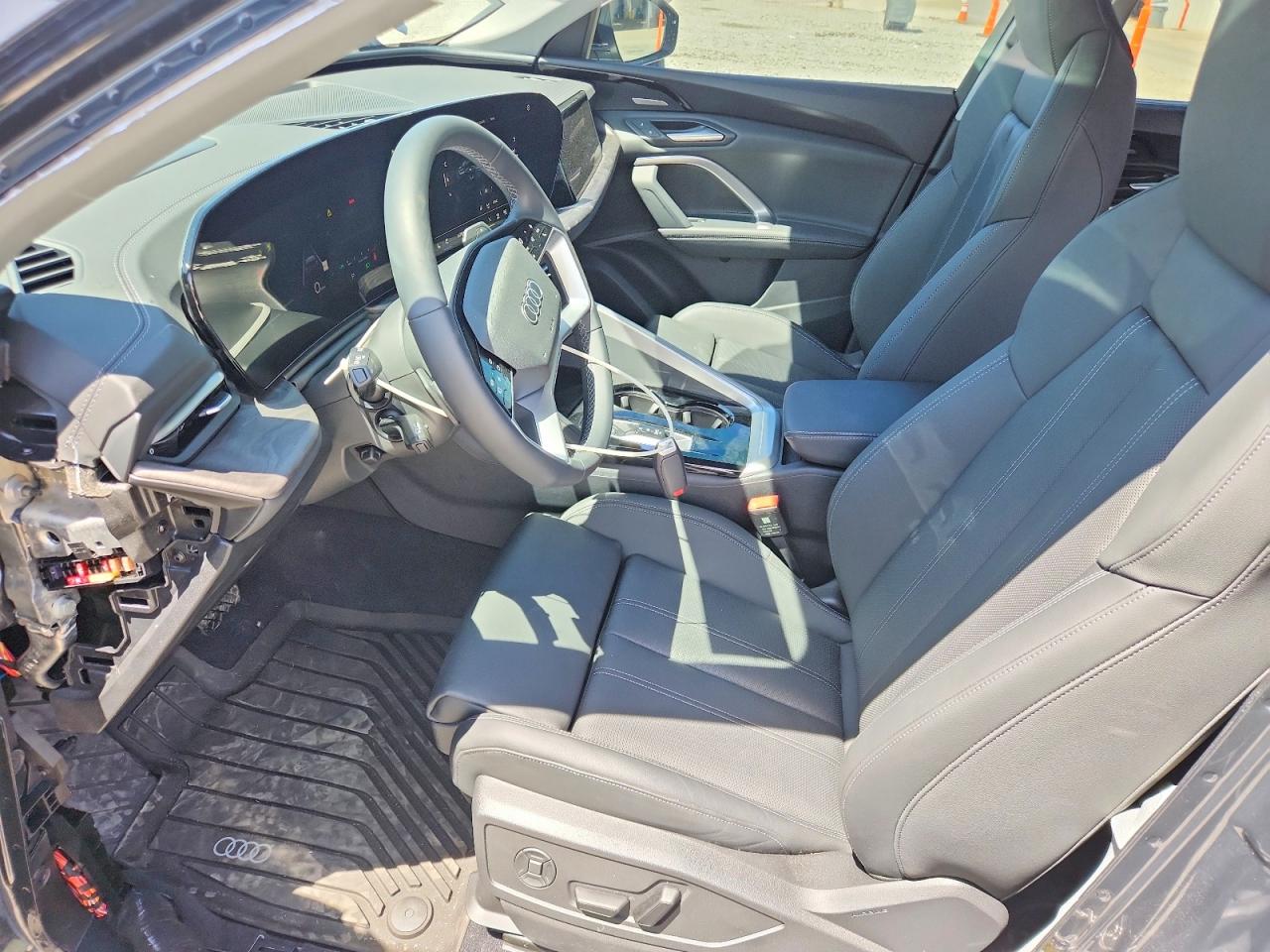2025 Audi Q5 VIN WA1FAAGU8S2117042 COPART salvage auction — Side, St - Salvage Title, sold $26,750 on 2026-08-20 (photo 7)