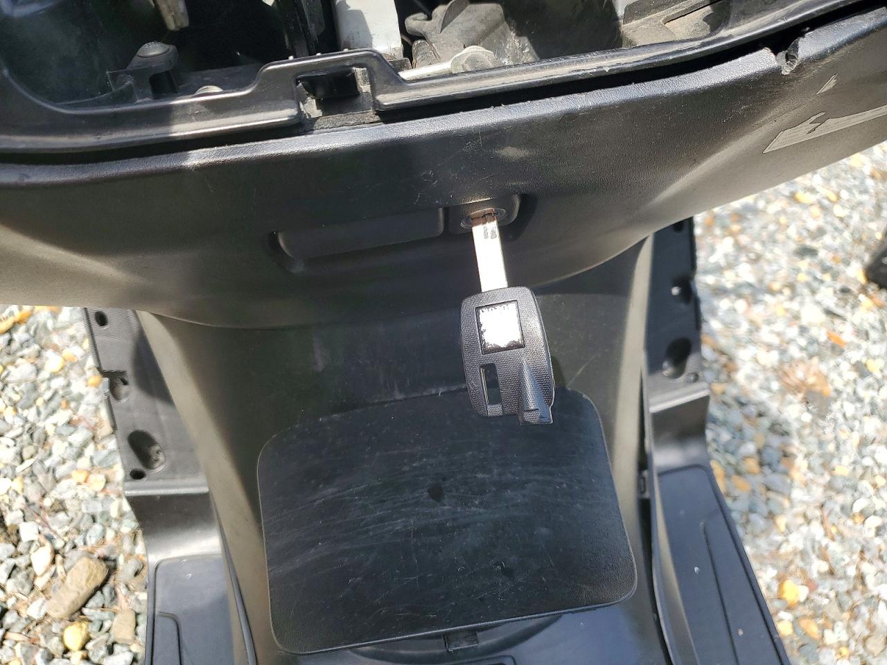 2007 Suzuki AN400 VIN JS1CK44A272102264 COPART salvage auction — Vandalized, MD - CERT OF SALVAGE > 75% DAMAGE, sold $35 on 2026-07-09 (photo 8)