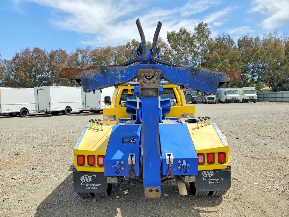 2019 Ram 5500 VIN 3C7WRMBL8KG619770 COPART salvage auction — MINOR DENT/SCRATCHES, CA - DIS/DLR/EXP ONLY CLEAN TITLE (P), sold $40,000 on 2026-07-20 (photo 6)