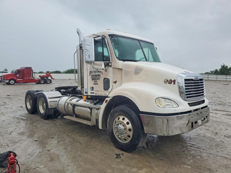 2007 Freightliner Columbia VIN 1FUJF0DE37LX84040 — COPART salvage auction photo
