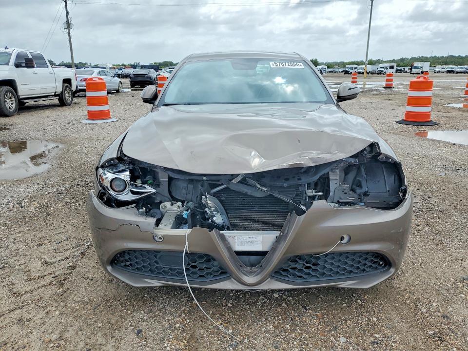 2019 Alfa romeo VIN ZARFAMAN1K7600891 COPART salvage auction — FRONT END, Tx - Certificate Of Title, sold $1,550 on 2026-07-23 (photo 5)