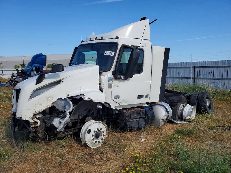 2024 Volvo Vn VIN 4V4NC9EH1RN640593 COPART salvage auction — ROLLOVER, Ca - Salvage Certificate, sold $5,900 on 2026-07-30 (photo 2)