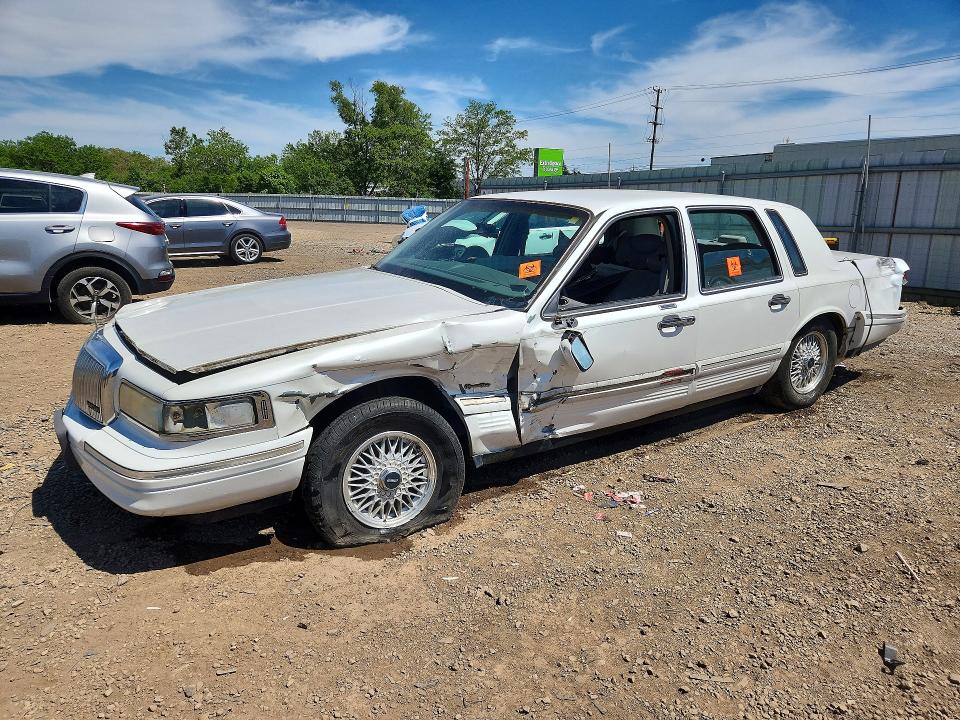 1997 Lincoln TOWN CAR VIN 1LNLM82W1VY633645 COPART salvage auction — FRONT END, Il - Salvage Certificate, sold $225 on 2026-07-10 (photo 1)
