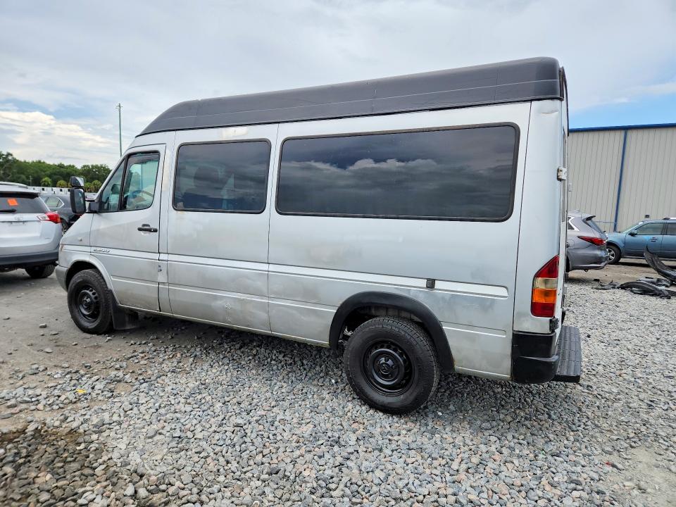 2006 Dodge Sprinter VIN WD8PD644865964848 COPART salvage auction — MINOR DENT/SCRATCHES, Ny - Certificate Of Title, sold $675 on 2026-07-08 (photo 2)