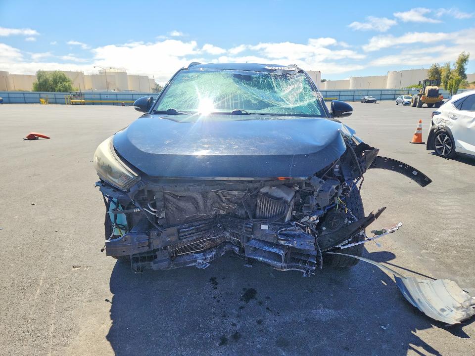 2017 Hyundai Tucson VIN KM8J33A21HU354669 COPART salvage auction — FRONT END, CA - SALVAGE CERTIFICATE, sold $300 on 2026-07-13 (photo 5)
