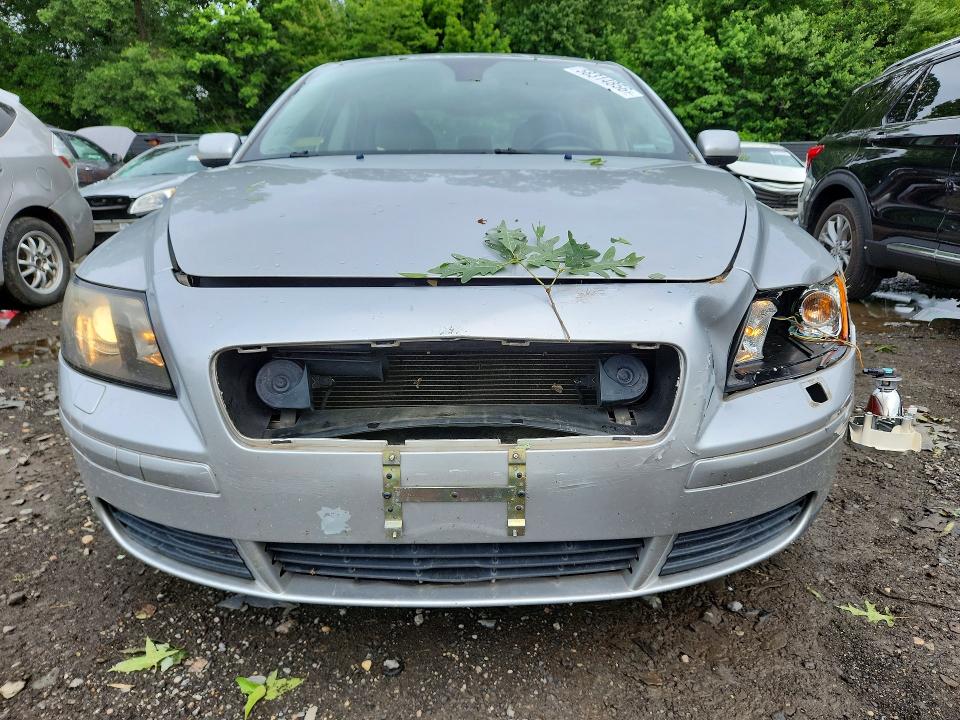 2005 Volvo S40 VIN YV1MS382552108171 COPART salvage auction — FRONT END, Md - Cert Of Salvage > 75% Damage, sold $300 on 2026-07-07 (photo 5)