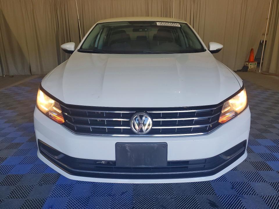 2017 Volkswagen Passat VIN 1VWAT7A32HC064190 COPART salvage auction — MINOR DENT/SCRATCHES, WA - VEHICLE CERT OF OWNERSHIP-TITL, sold $3,200 on 2026-08-01 (photo 5)