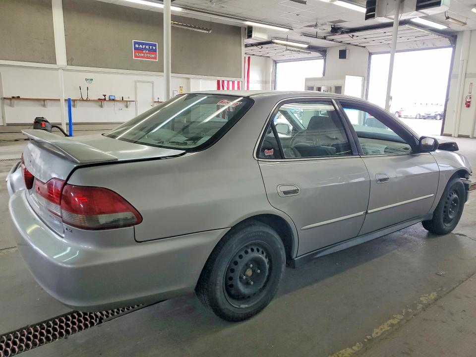 2001 Honda Accord VIN JHMCG55481C002305 COPART salvage auction — FRONT END, WA - BILL OF SALE, sold $125 on 2026-07-10 (photo 3)