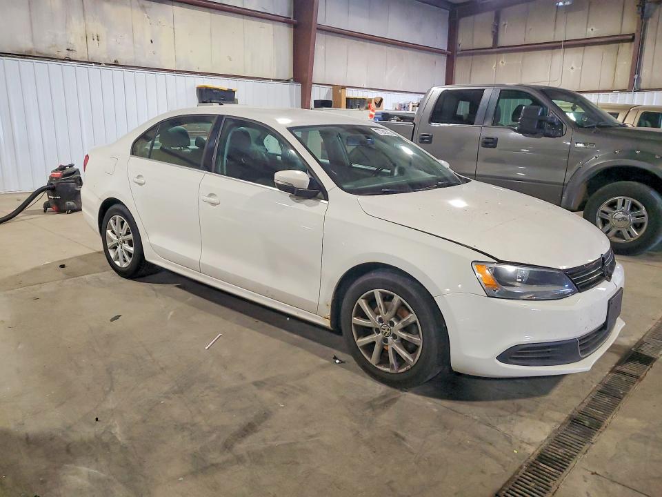 2014 Volkswagen Jetta VIN 3VWD07AJ5EM371092 COPART salvage auction — FRONT END, IL - SALVAGE CERTIFICATE, sold $925 on 2026-08-05 (photo 4)