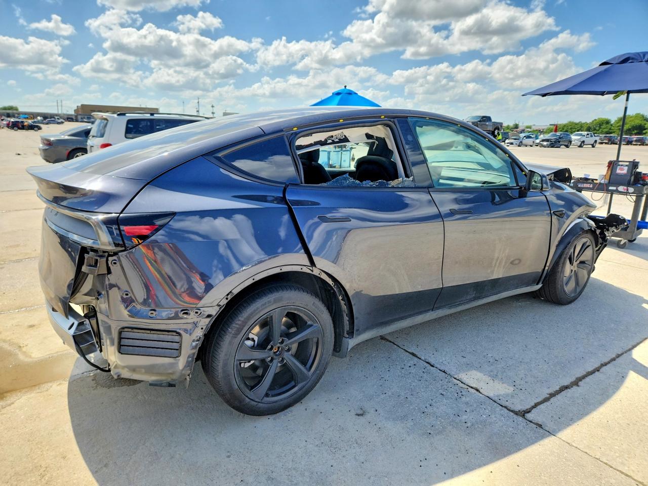 2026 Tesla Model Y VIN 7SAYGDED6TA586498 COPART salvage auction — Front End, TX - SALVAGE VEHICLE TITLE, sold $16,200 on 2026-07-09 (photo 3)