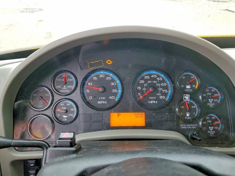 2018 International 4000 series VIN 1HTMMMML0JH207365 COPART salvage auction — NORMAL WEAR, IL - CERTIFICATE OF TITLE, sold $8,900 on 2026-07-08 (photo 8)