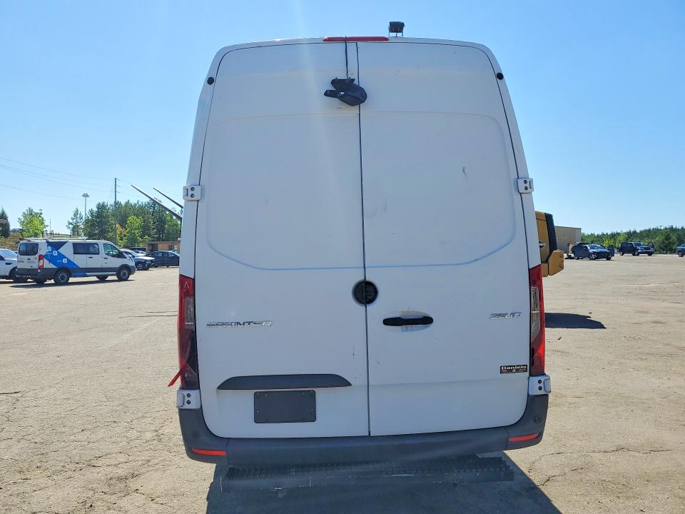 2019 Mercedes-benz Sprinter VIN WD4PF1ED0KT013658 COPART salvage auction — REAR END, Sc - Certificate Of Title, sold $3,700 on 2026-07-31 (photo 6)