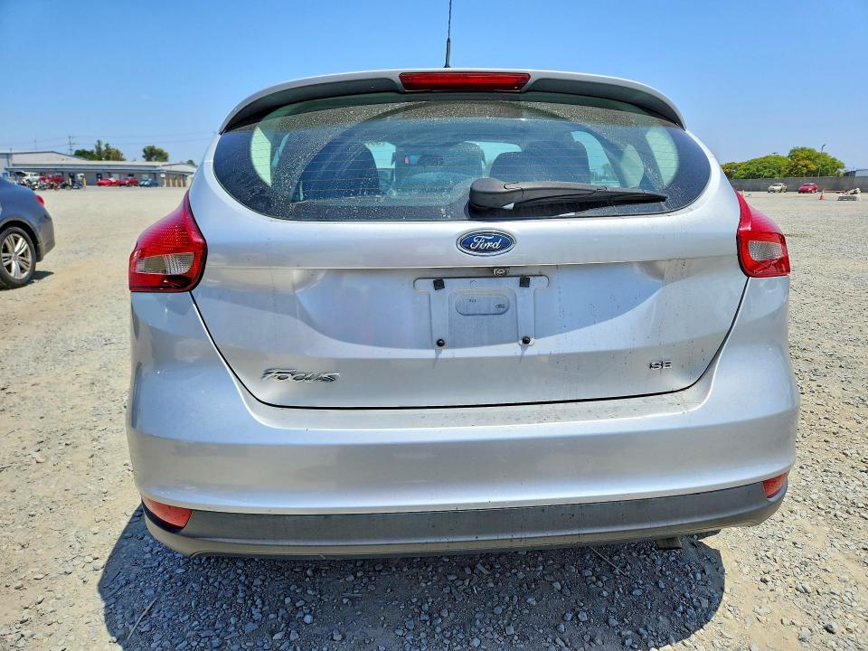 2015 Ford Focus VIN 1FADP3K28FL307295 COPART salvage auction — MINOR DENT/SCRATCHES, Ca - Dis/Dlr/Exp Only Clean Title, sold $425 on 2026-07-02 (photo 6)
