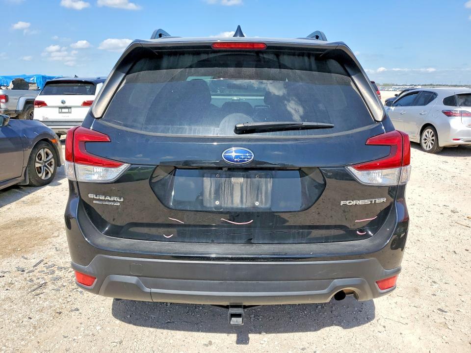 2022 Subaru Forester VIN JF2SKAEC7NH405214 COPART salvage auction — SIDE, Tx - Salvage Vehicle Title, sold $10 on 2026-07-30 (photo 6)