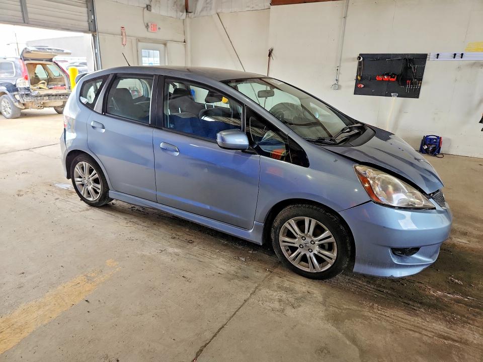2011 Honda Fit VIN JHMGE8G5XBC005755 COPART salvage auction — FRONT END, Ky - Cert Of Title-Salvage, sold $175 on 2026-07-27 (photo 4)