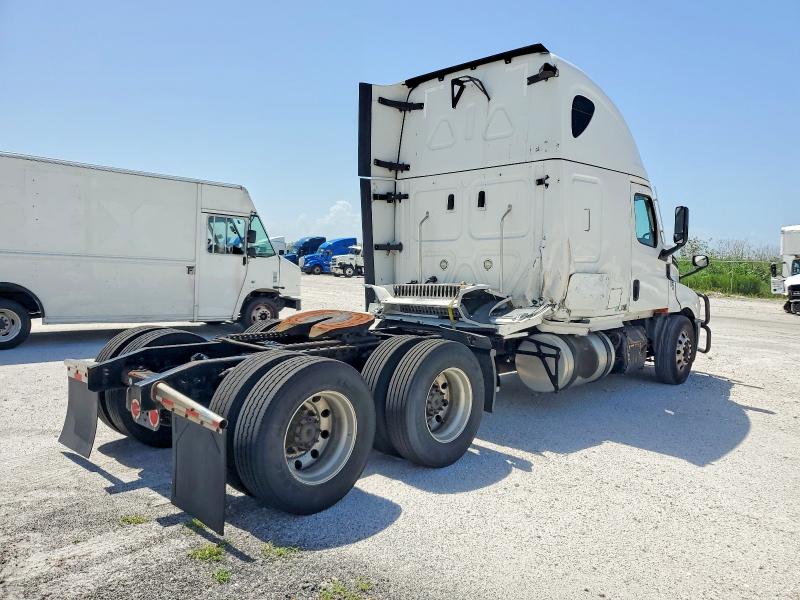 2022 Freightliner Cascadia VIN 1FUJHHDR5NLNC0077 COPART salvage auction — SIDE, FL - CERTIFICATE OF DESTRUCTION, sold $9,800 on 2026-07-16 (photo 4)