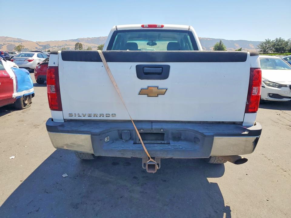 2007 Chevrolet Silverado 2500 VIN 1GCHC23K47F525203 COPART salvage auction — FRONT END, CA - DIS/DLR/EXP APP FOR DUP CLEAN, sold $650 on 2026-07-02 (photo 6)