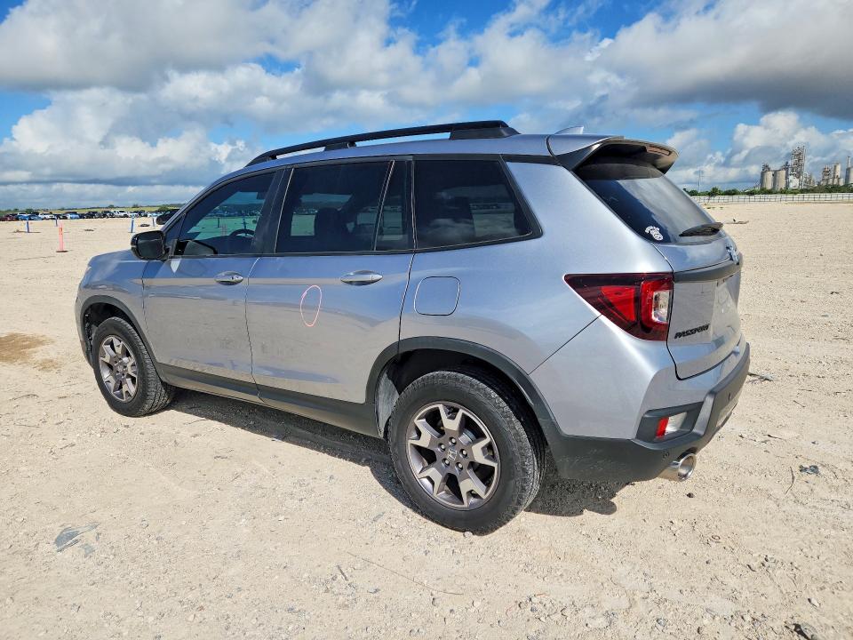 2023 Honda Passport VIN 5FNYF8H65PB028820 COPART salvage auction — SIDE, Tx - Salvage Vehicle Title, sold $14,000 on 2026-07-09 (photo 2)