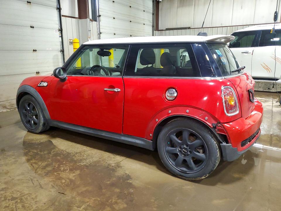 2010 Mini Cooper VIN WMWMF7C53ATX45225 COPART salvage auction — SIDE, PA - CERTIFICATE OF SALVAGE, sold $450 on 2026-08-07 (photo 2)