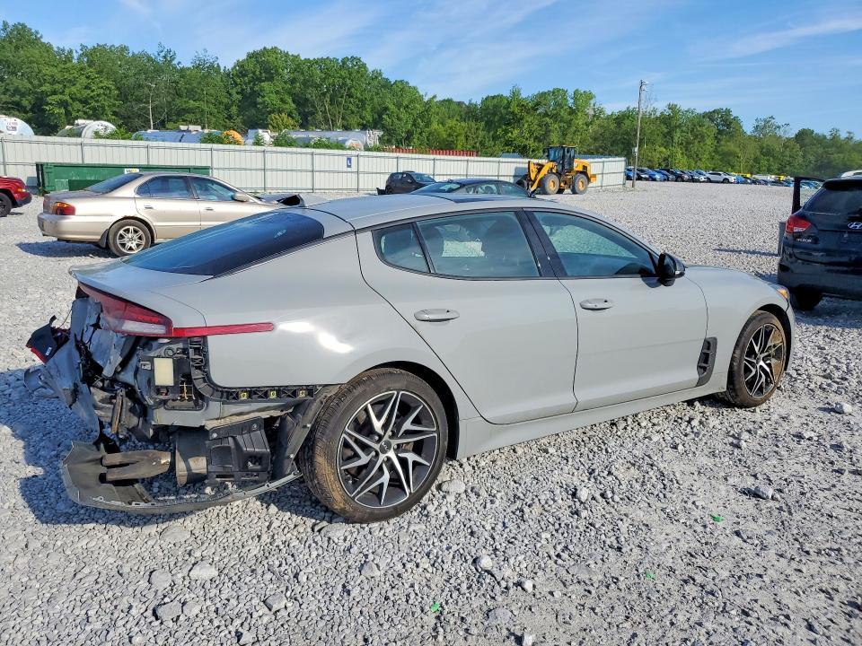 2023 Kia Stinger VIN KNAE35LD1P6135811 COPART salvage auction — SIDE, Oh - Cert Of Title-Salvage, sold $5,800 on 2026-07-10 (photo 3)