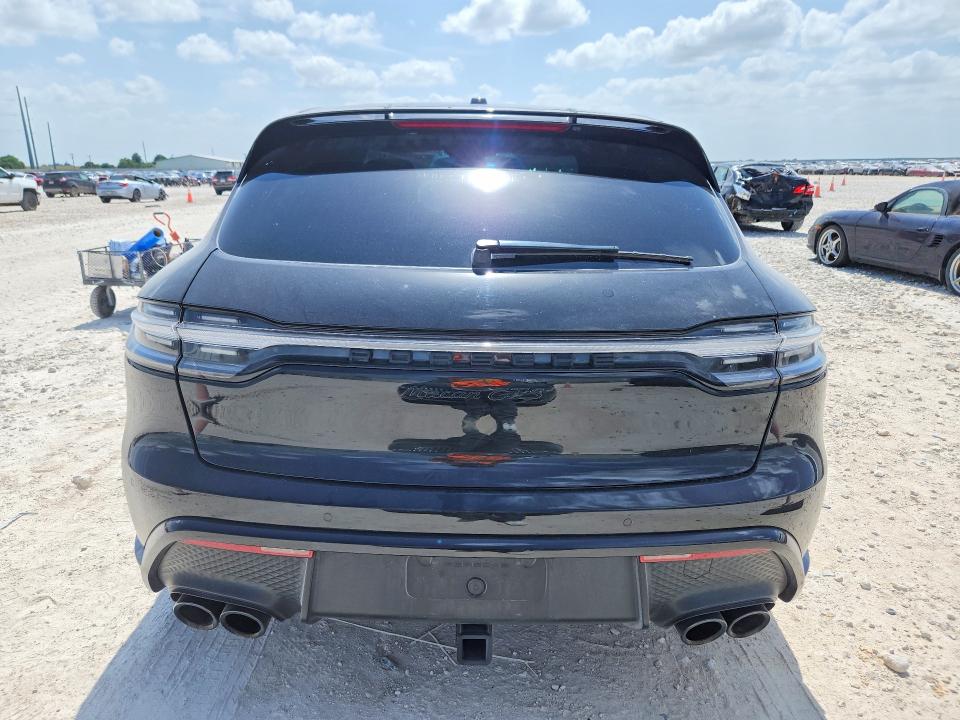 2022 Porsche Macan VIN WP1AF2A5XNLB31451 COPART salvage auction — SIDE, Tx - Salvage Vehicle Title, sold $35,000 on 2026-08-06 (photo 6)