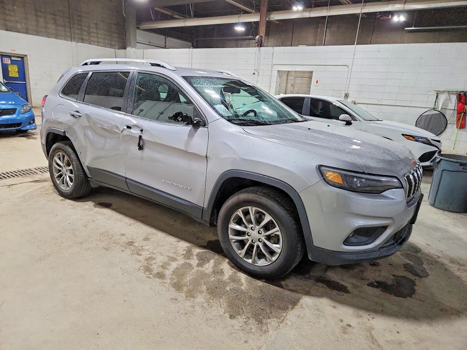 2019 Jeep Cherokee VIN 1C4PJMLBXKD330546 COPART salvage auction — SIDE, In - Certificate Of Title, sold $2,750 on 2026-07-28 (photo 4)