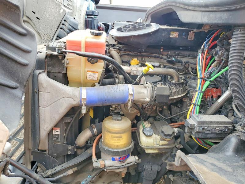 2019 Freightliner Cascadia 113 VIN 3AKJGBDVXKDKM2461 COPART salvage auction — NORMAL WEAR, IN - CERTIFICATE OF TITLE, sold $11,500 on 2026-07-07 (photo 7)
