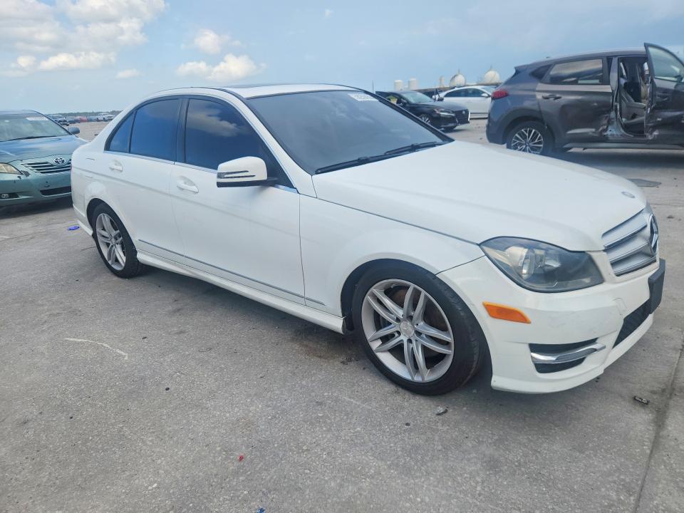 2013 Mercedes-benz C-klasse VIN WDDGF8AB6DR278100 COPART salvage auction — WATER/FLOOD, La - Cert Of Title-Salvage Flood (P), sold $1,150 on 2026-07-22 (photo 4)