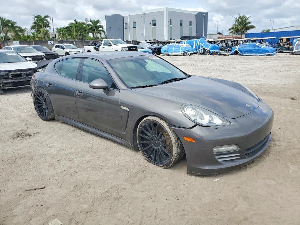 2013 Porsche Panamera VIN WP0AA2A71DL015779 COPART salvage auction — MINOR DENT/SCRATCHES, Va - Certificate Of Title, sold $2,050 on 2026-07-10 (photo 4)